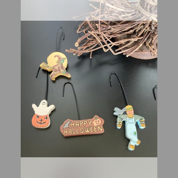 Halloween tree with 15 wooden ornaments -decorations - Picture 3 of 7